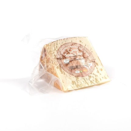 Queso semicurado de oveja cuña